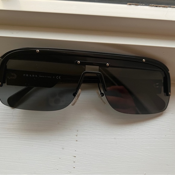 BNIB - Prada Unisex Sunglasses - Authentic - Picture 3 of 7